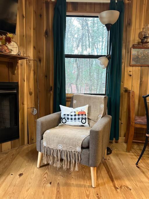 Private Cozy Cabin In The Woods With Great View ميرفي المظهر الخارجي الصورة