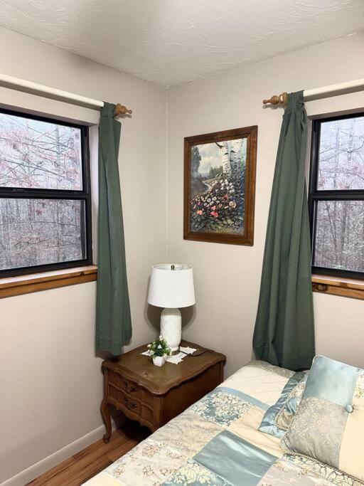Private Cozy Cabin In The Woods With Great View ميرفي المظهر الخارجي الصورة